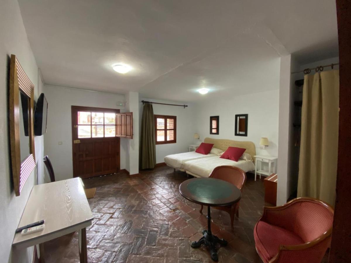 Casas Rurales Monasterio De Rocamador Almendral エクステリア 写真