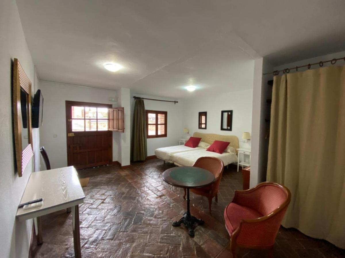 Casas Rurales Monasterio De Rocamador Almendral エクステリア 写真